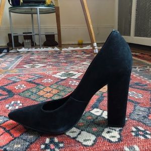Steve Madden Primpy Suede Black Pumps